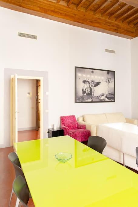 Elegant Apartment Near Piazza Della Signoria ฟลอเรนซ์ ภายนอก รูปภาพ