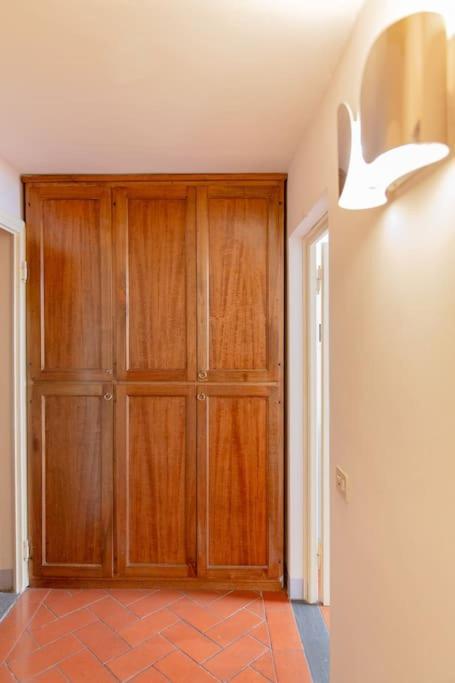 Elegant Apartment Near Piazza Della Signoria ฟลอเรนซ์ ภายนอก รูปภาพ