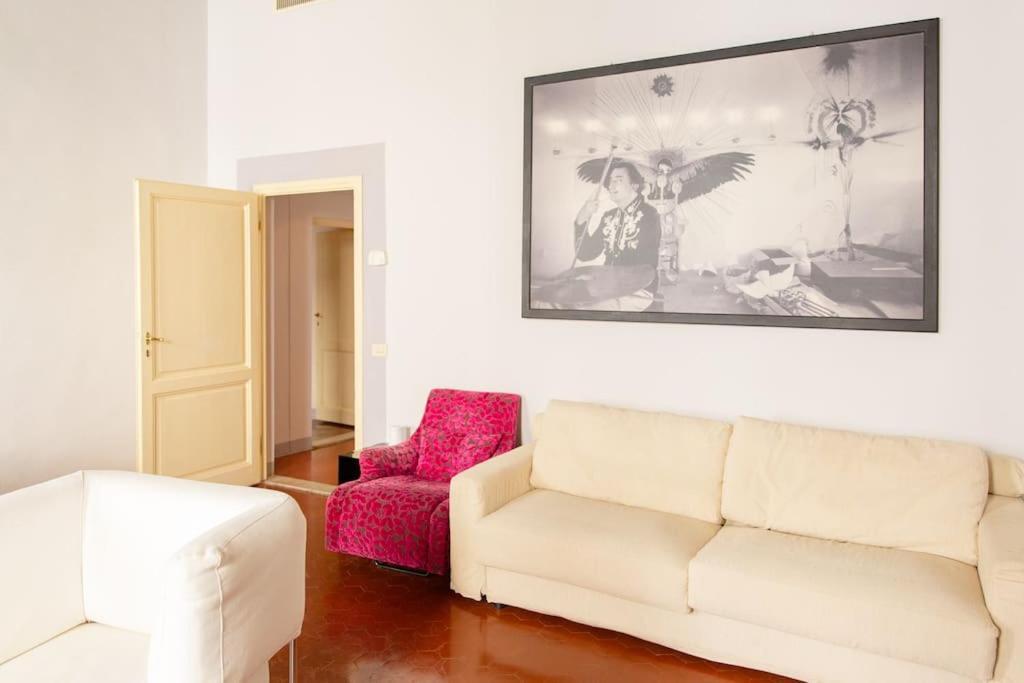 Elegant Apartment Near Piazza Della Signoria ฟลอเรนซ์ ภายนอก รูปภาพ
