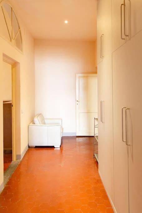 Elegant Apartment Near Piazza Della Signoria ฟลอเรนซ์ ภายนอก รูปภาพ