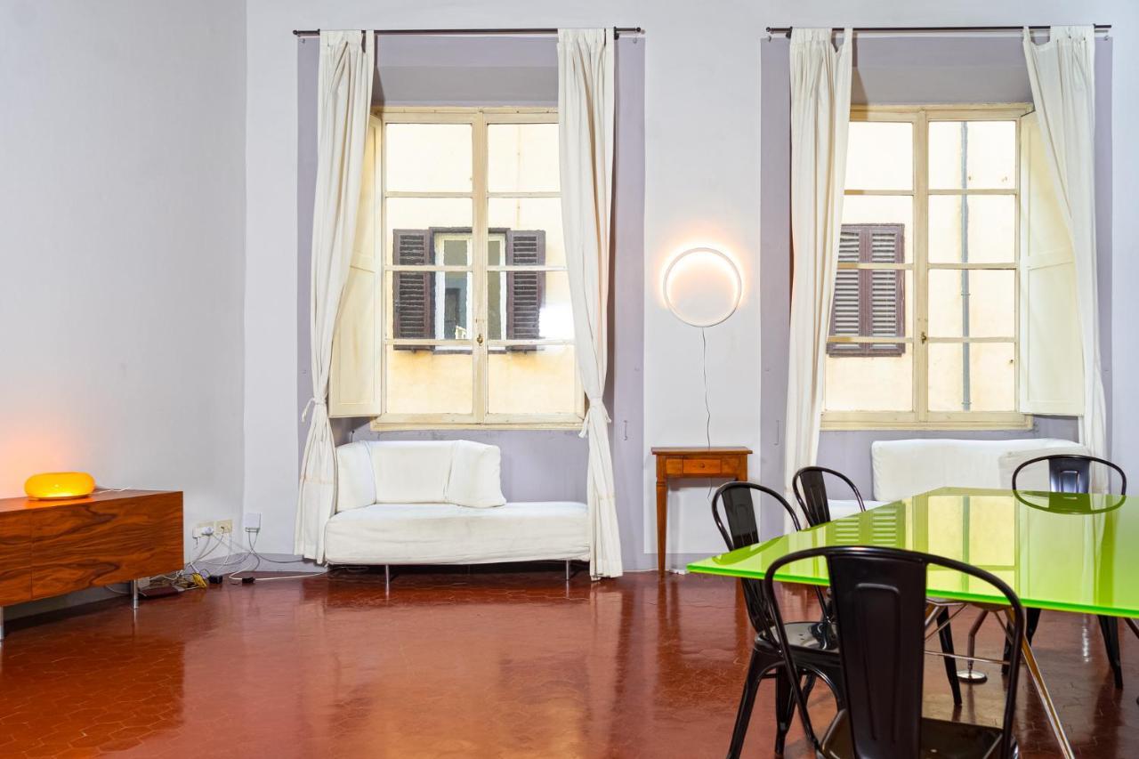Elegant Apartment Near Piazza Della Signoria ฟลอเรนซ์ ภายนอก รูปภาพ
