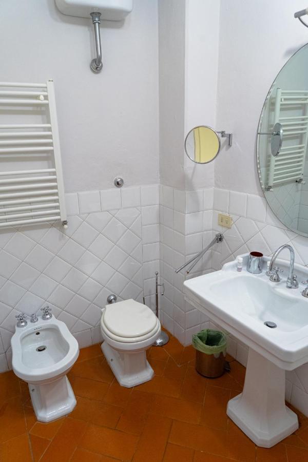 Elegant Apartment Near Piazza Della Signoria ฟลอเรนซ์ ภายนอก รูปภาพ